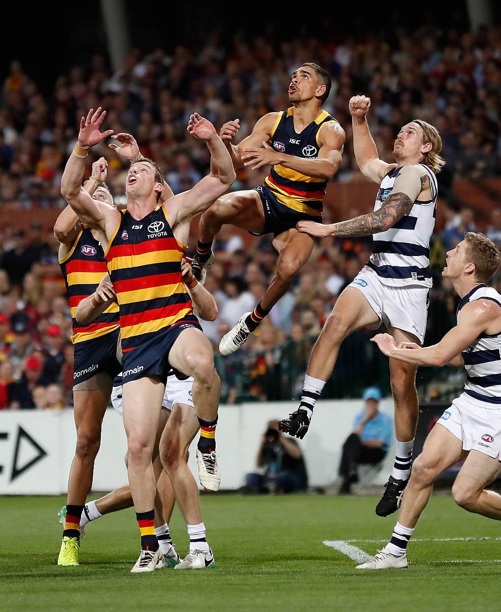 英雄联盟比赛下注 -关于俄克拉荷马雷霆训练开放日，赛后战术微调引欢呼，欧超杯在即，细节决定成败的信息